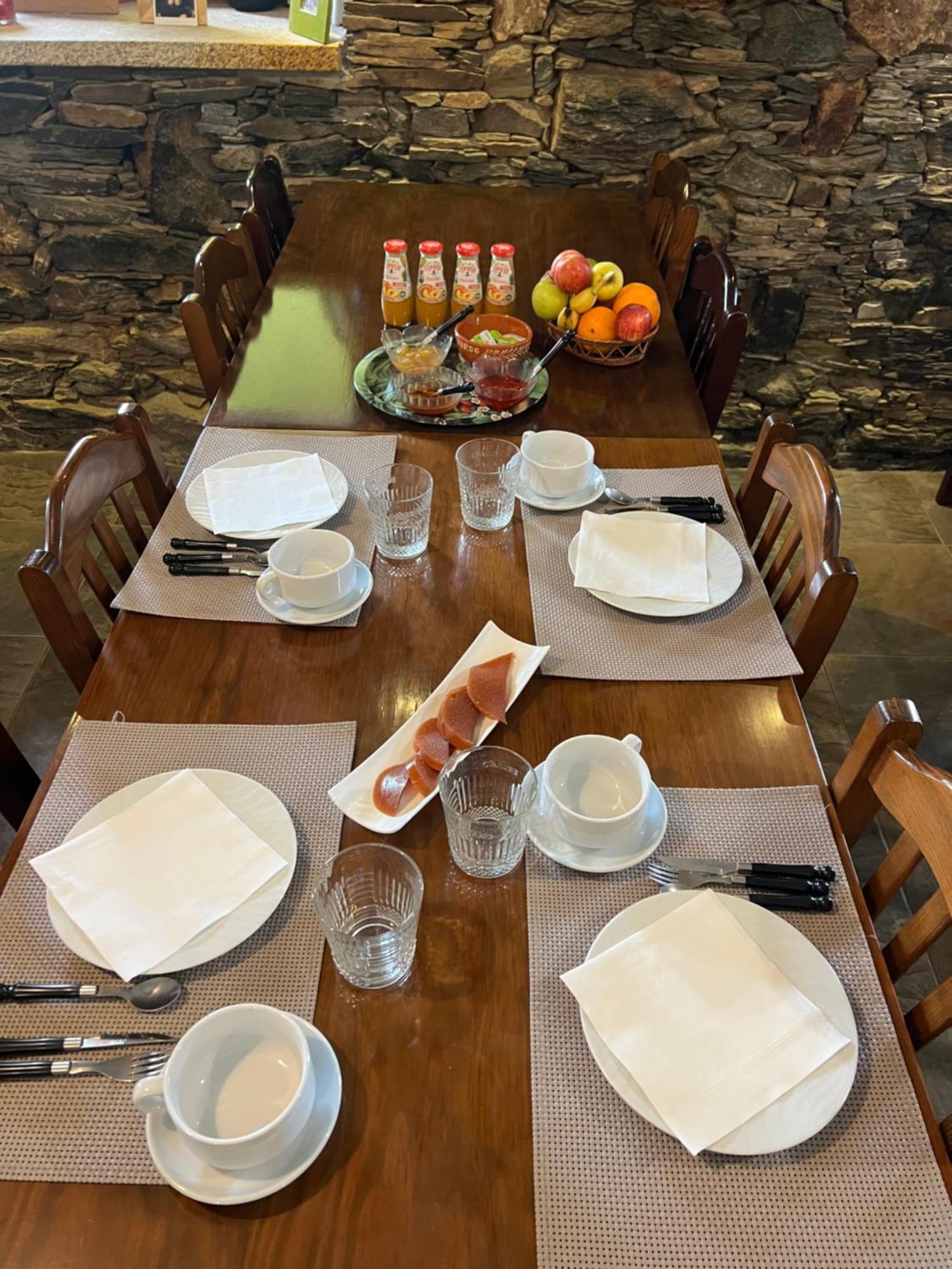 فيلا Casa Restaurante O Pites Alfaiao المظهر الخارجي الصورة
